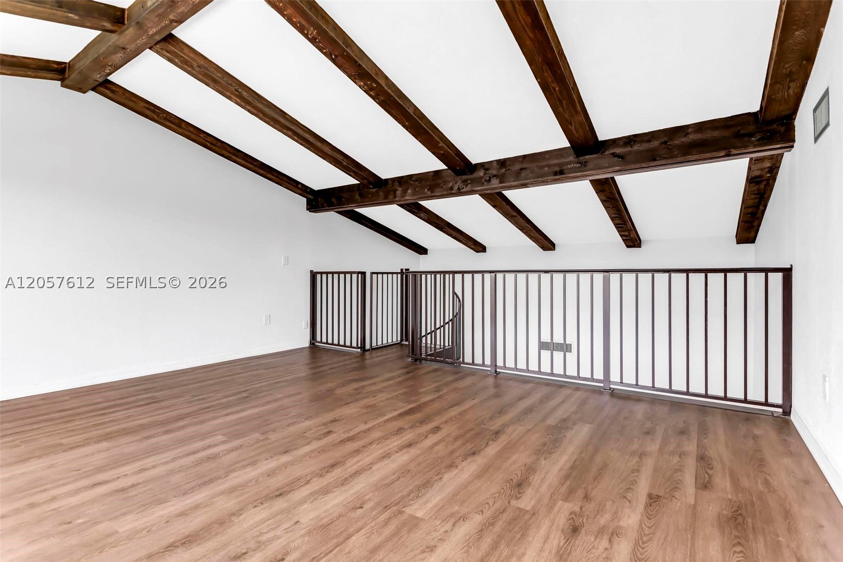MIAMI LAKES - LAKE SANDRA - Residential