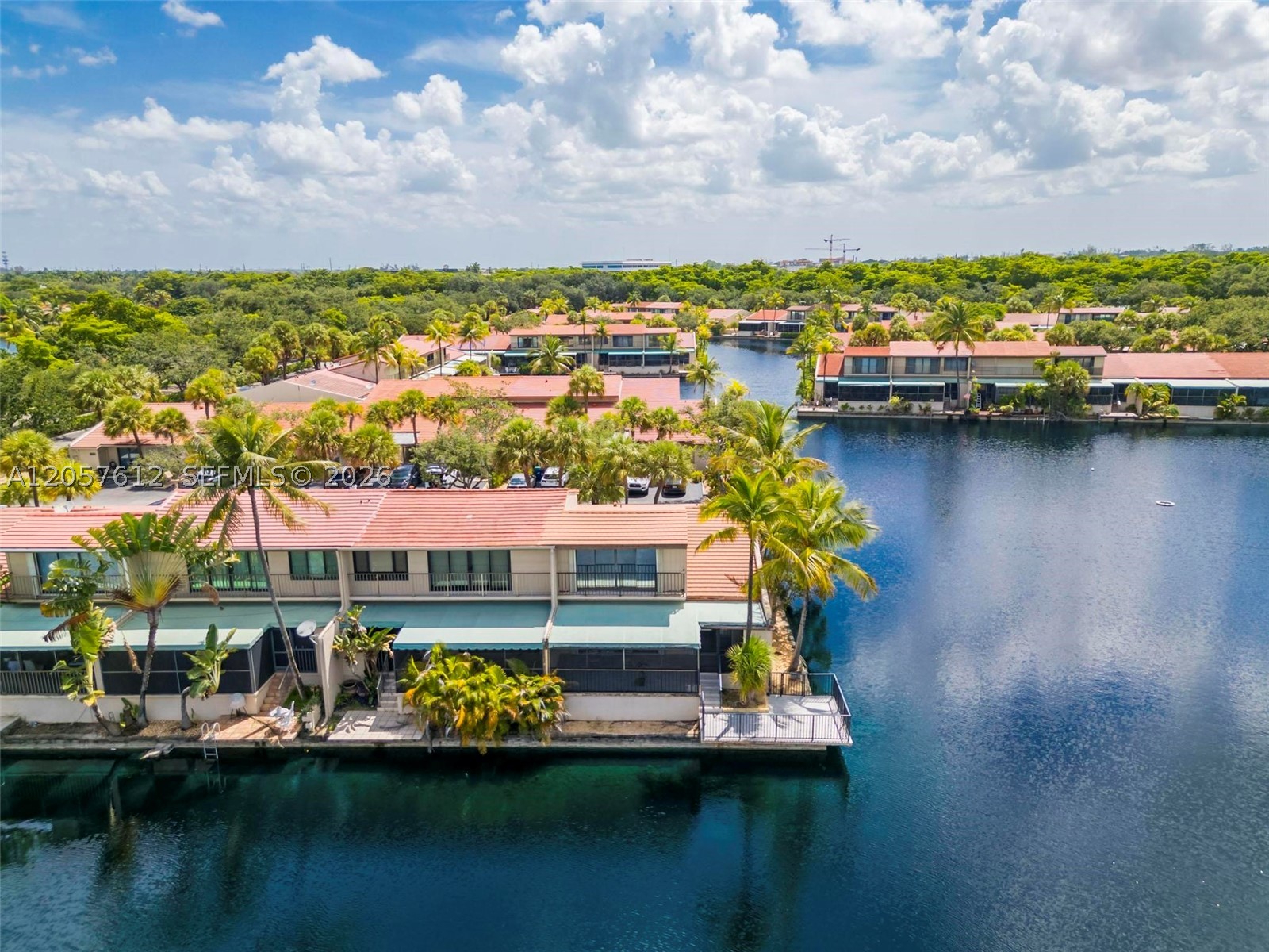 MIAMI LAKES - LAKE SANDRA - Residential
