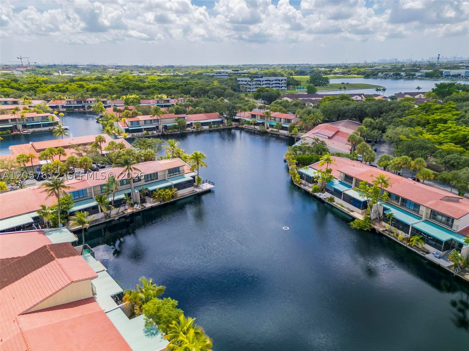 MIAMI LAKES - LAKE SANDRA - Residential