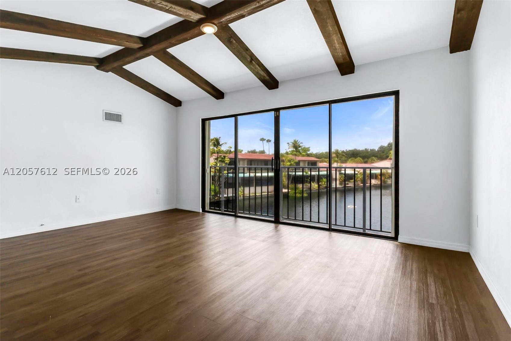 MIAMI LAKES - LAKE SANDRA - Residential