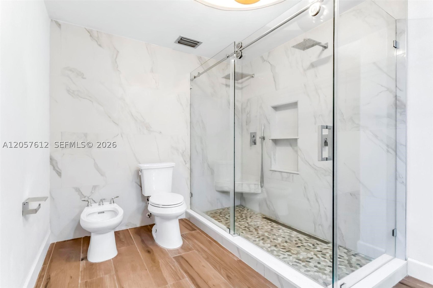 MIAMI LAKES - LAKE SANDRA - Residential