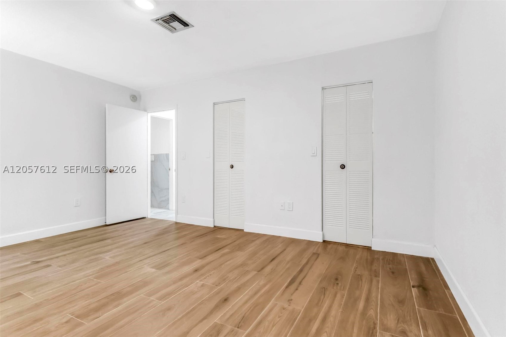 MIAMI LAKES - LAKE SANDRA - Residential