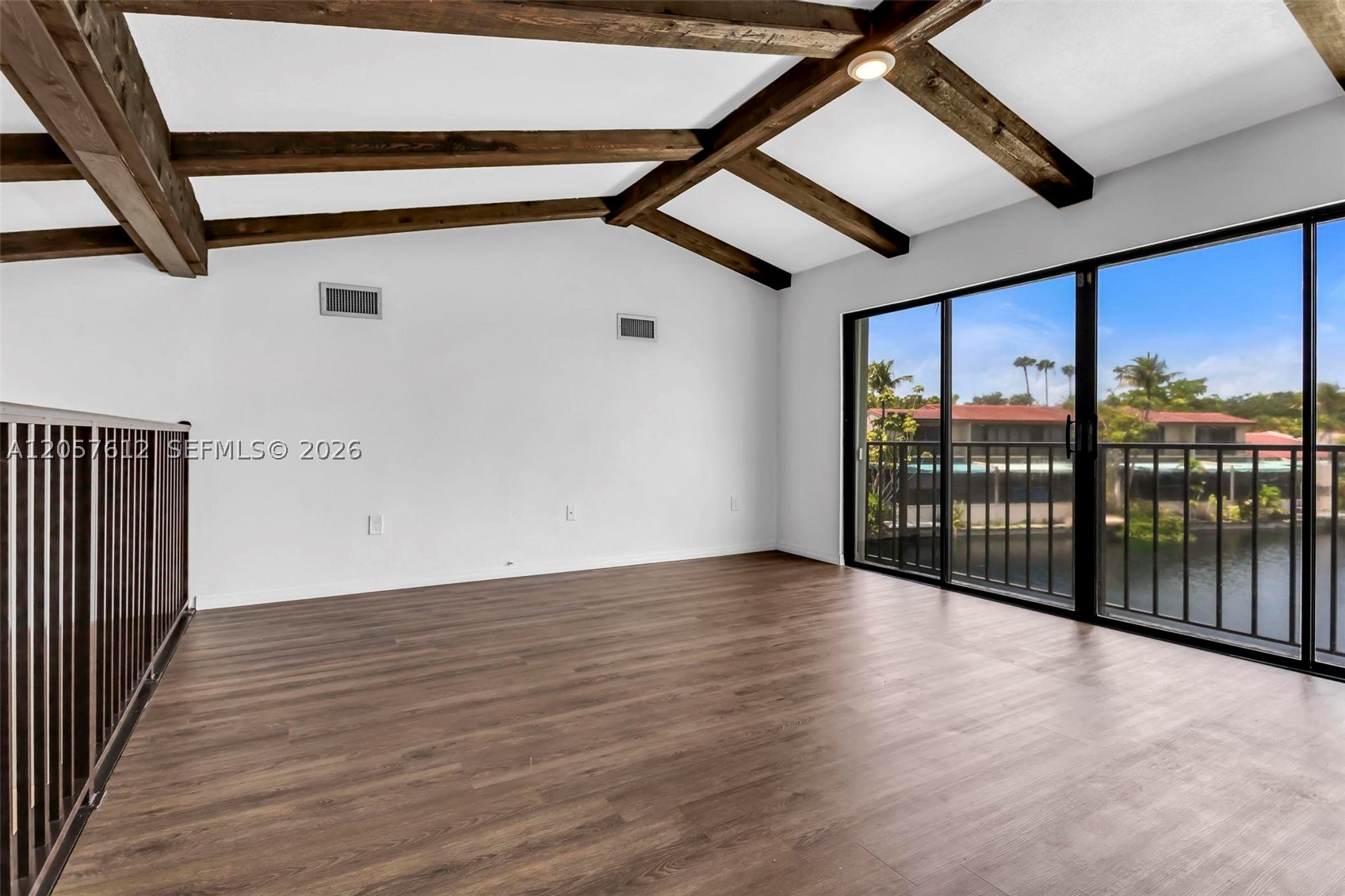 MIAMI LAKES - LAKE SANDRA - Residential