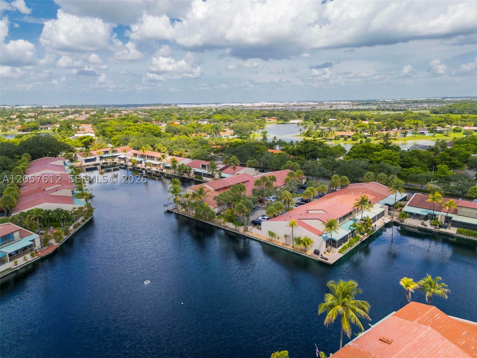 MIAMI LAKES - LAKE SANDRA - Residential