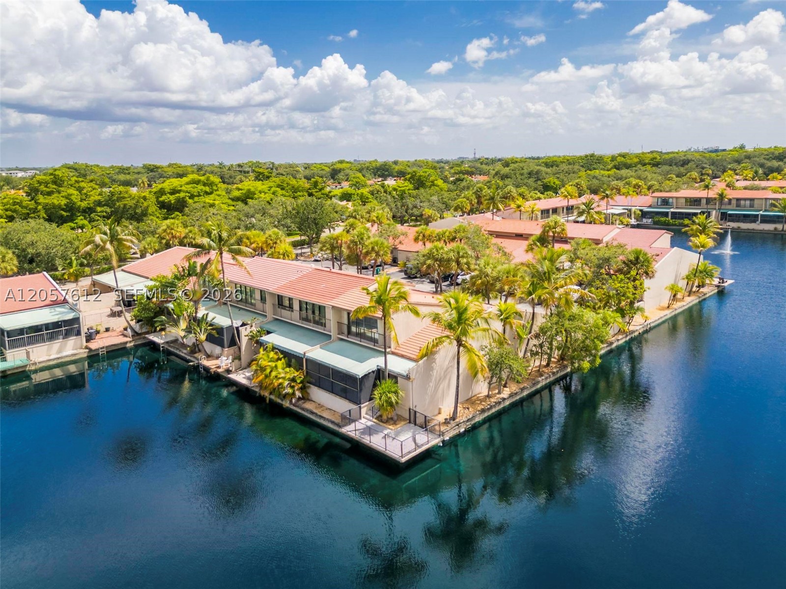 MIAMI LAKES - LAKE SANDRA - Residential