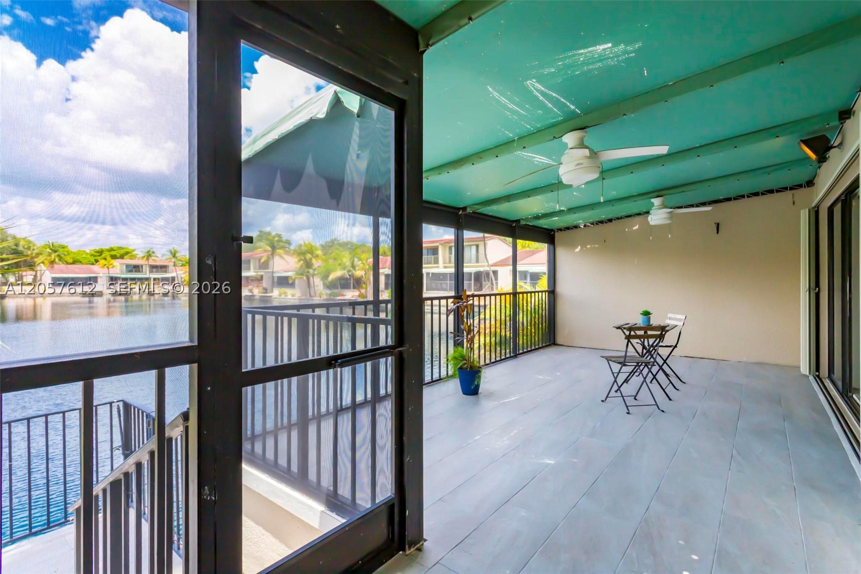 MIAMI LAKES - LAKE SANDRA - Residential
