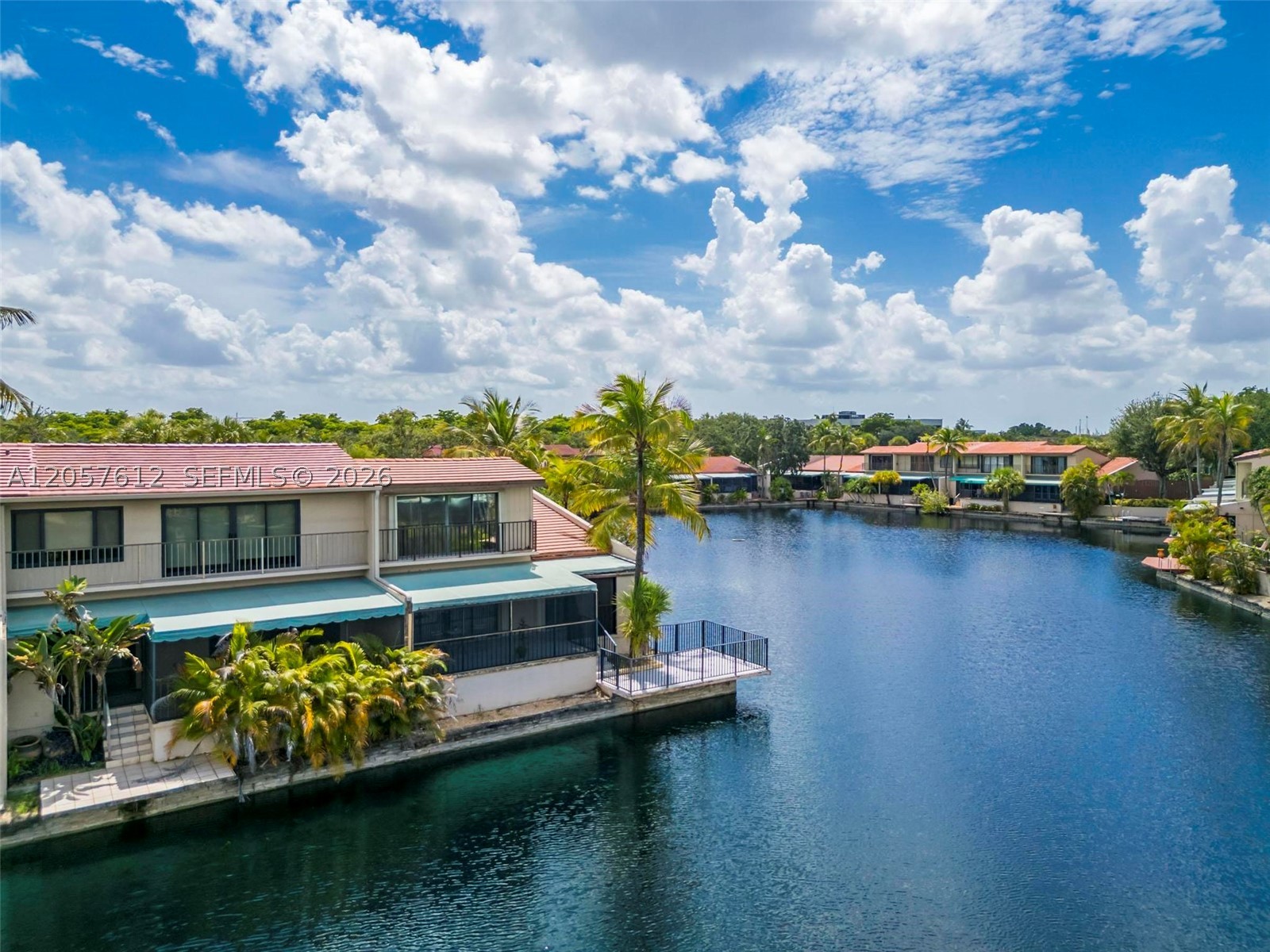MIAMI LAKES - LAKE SANDRA - Residential