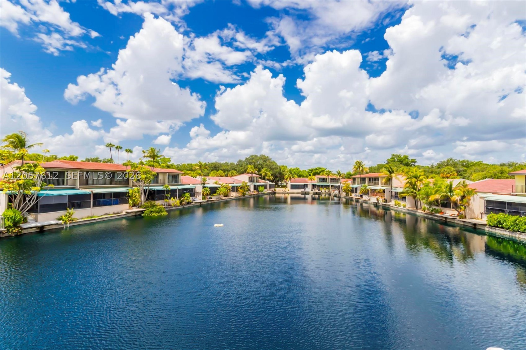 MIAMI LAKES - LAKE SANDRA - Residential