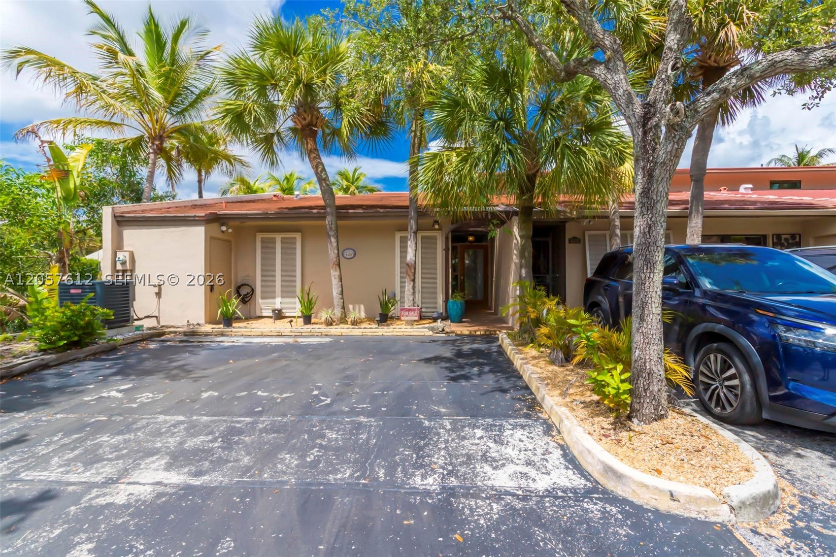 MIAMI LAKES - LAKE SANDRA - Residential