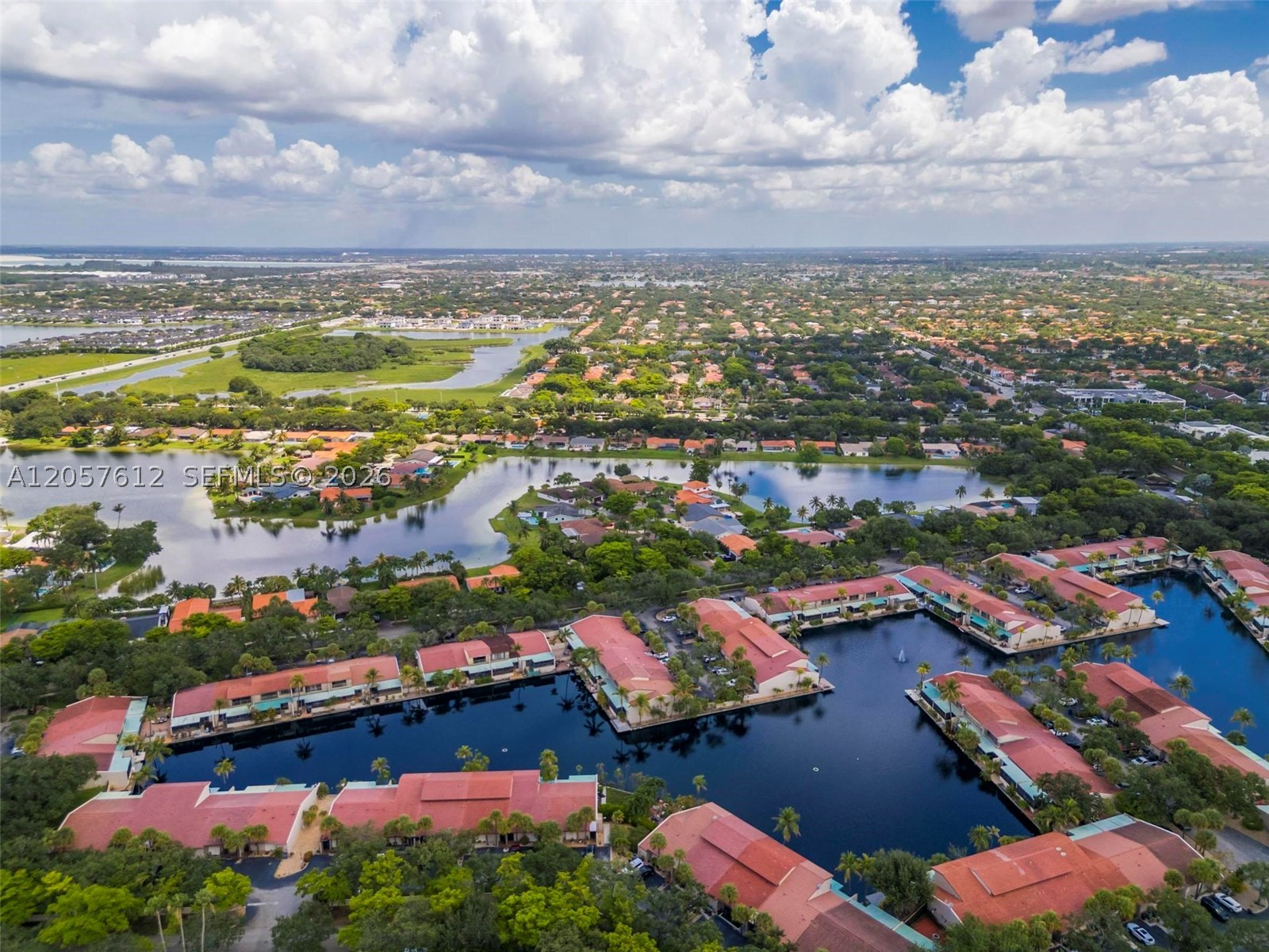 MIAMI LAKES - LAKE SANDRA - Residential