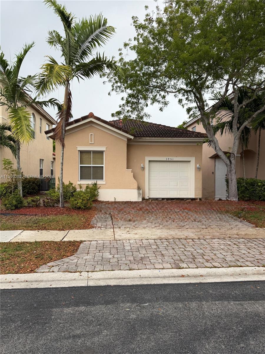PORTOFINO PALMS - Residential