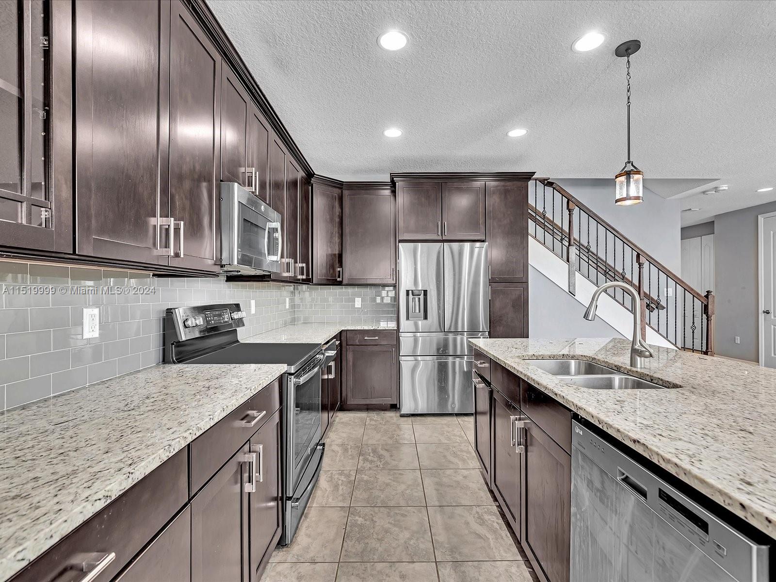 OSPREY LANDING - Residential Lease