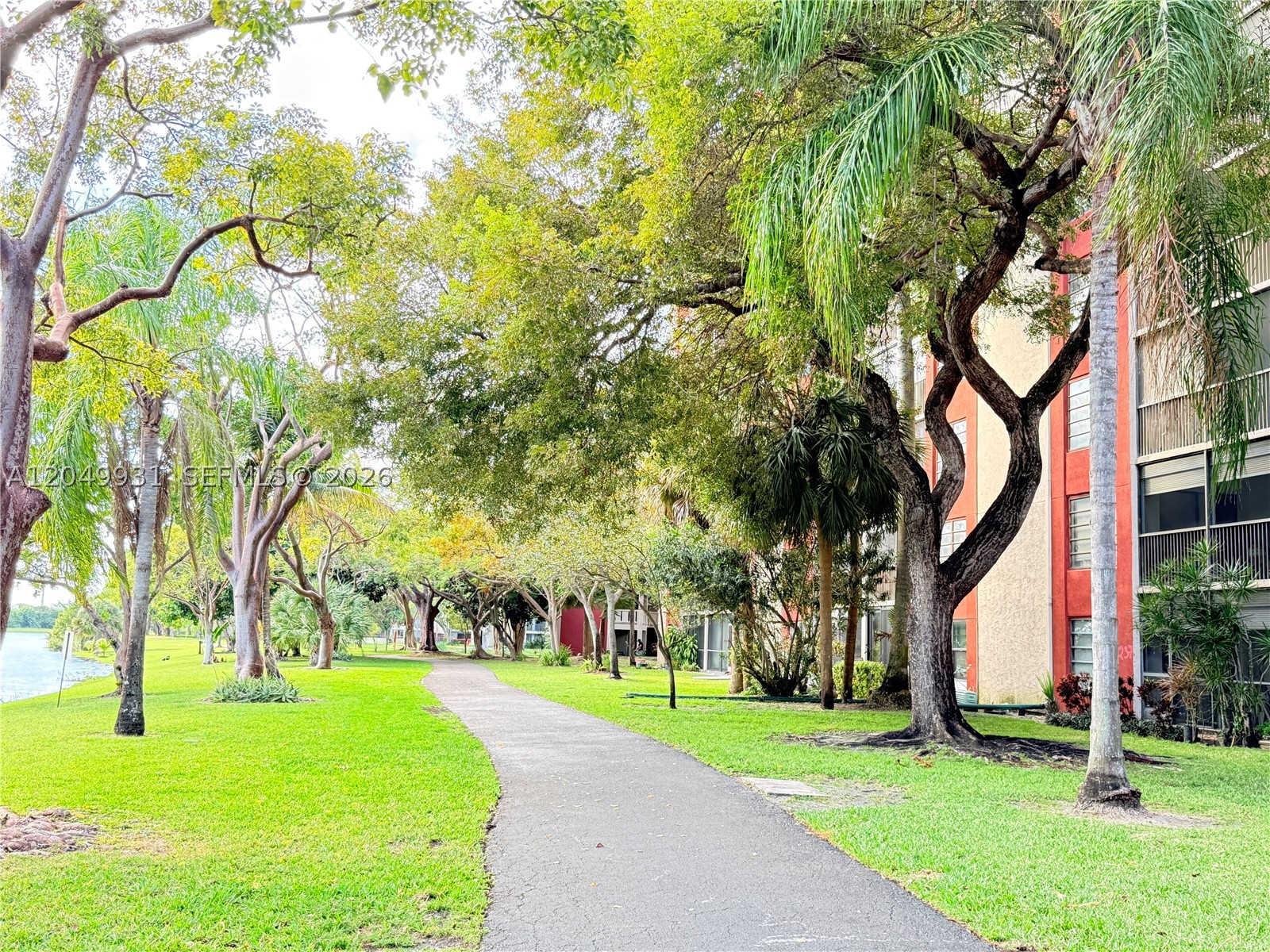 CYPRESS BEND CONDOMINIUM - Residential