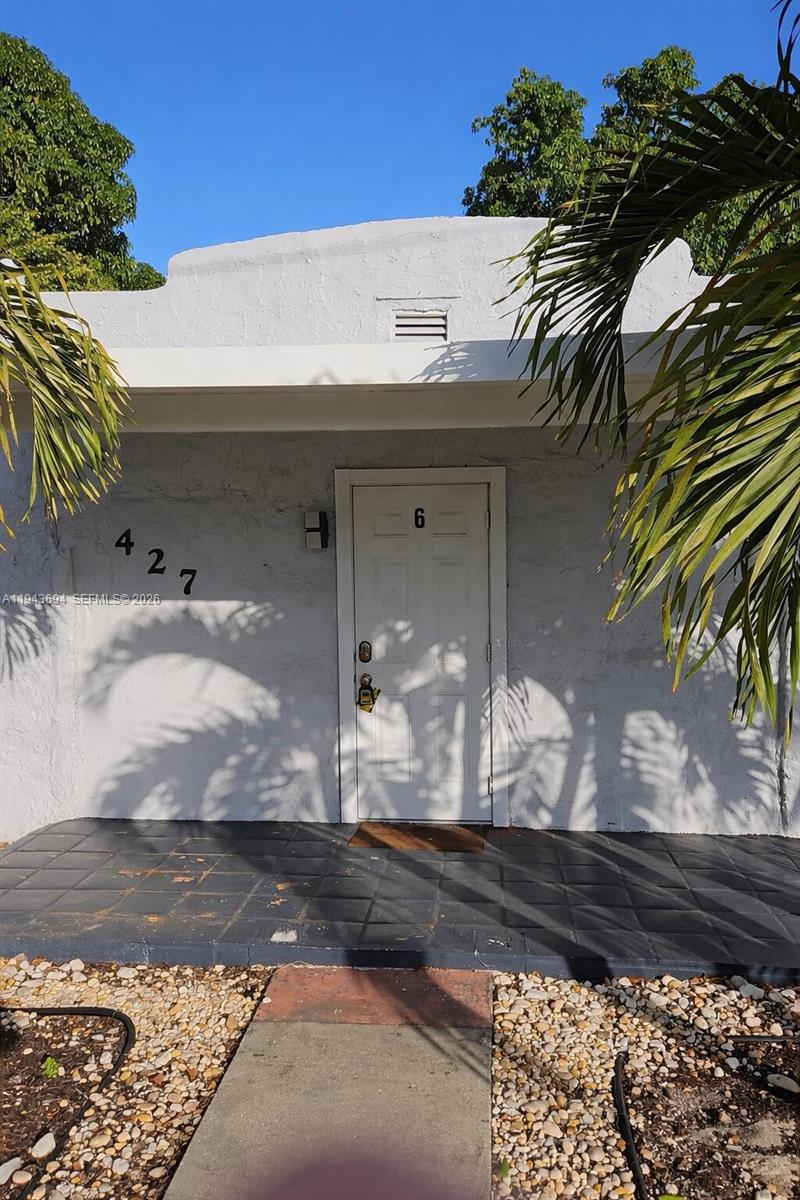 HOLLYWOOD LITTLE RANCHES - Residential Lease