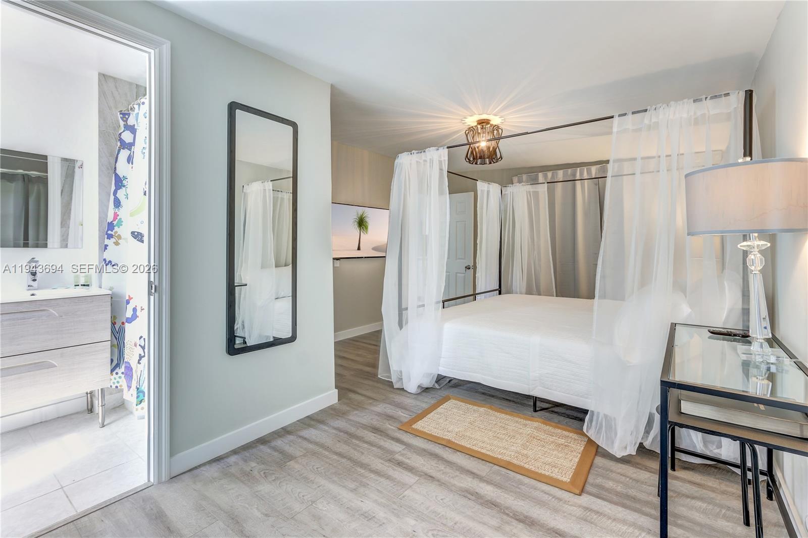 HOLLYWOOD LITTLE RANCHES - Residential Lease