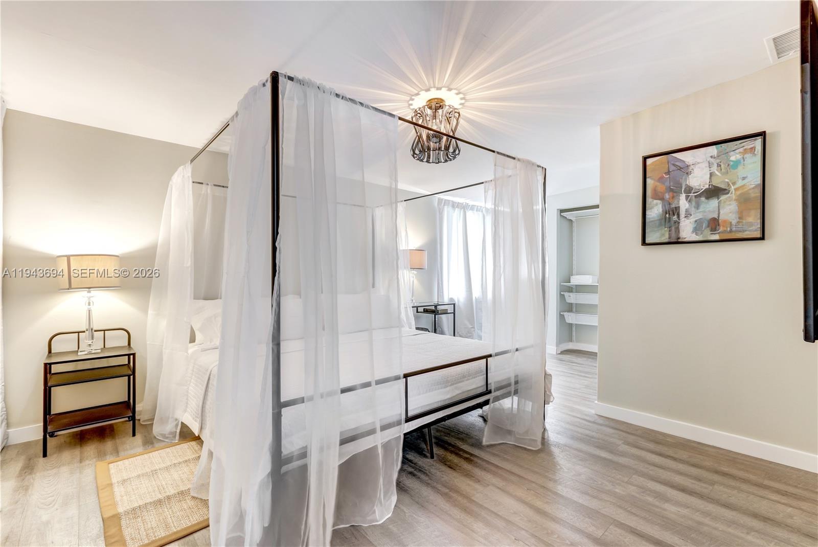 HOLLYWOOD LITTLE RANCHES - Residential Lease