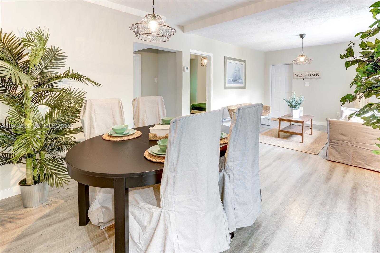 HOLLYWOOD LITTLE RANCHES - Residential Lease