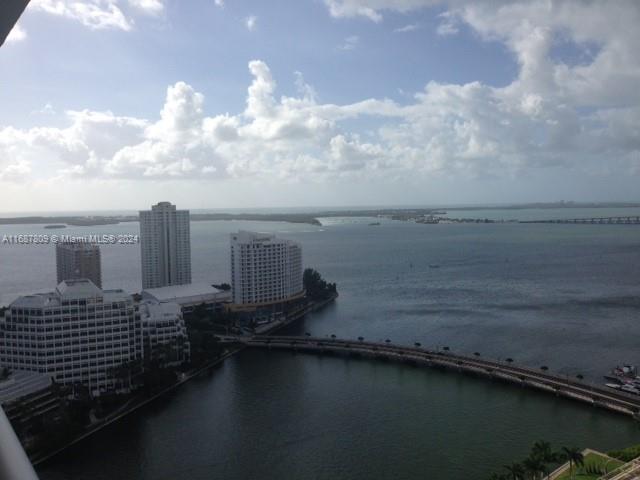 ICON BRICKELL II - Residential Lease