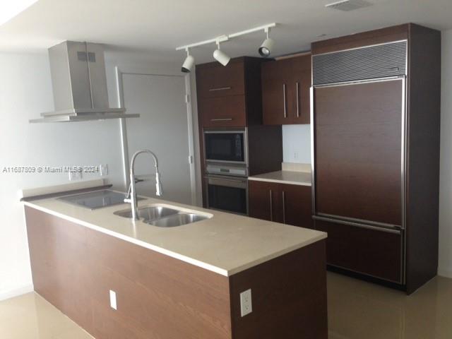 ICON BRICKELL II - Residential Lease