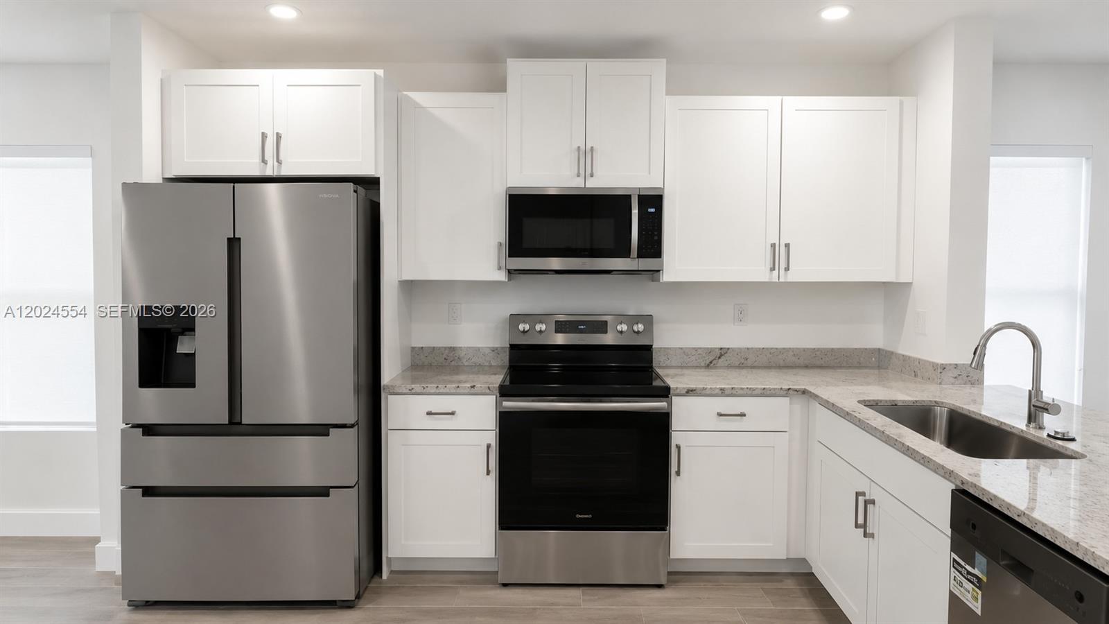 ROYAL HOMES WEST - Residential