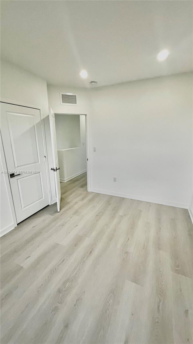 ROYAL HOMES WEST - Residential