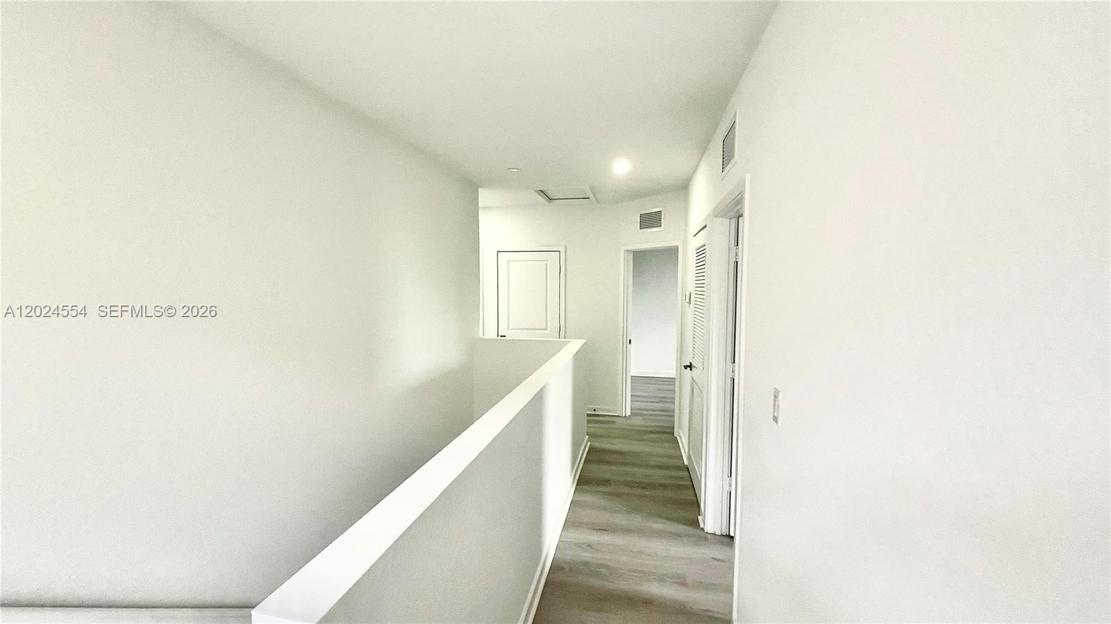 ROYAL HOMES WEST - Residential