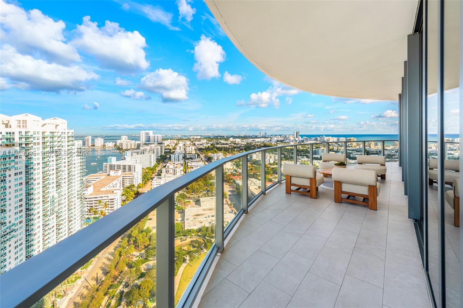 FIVE PARK - Residential