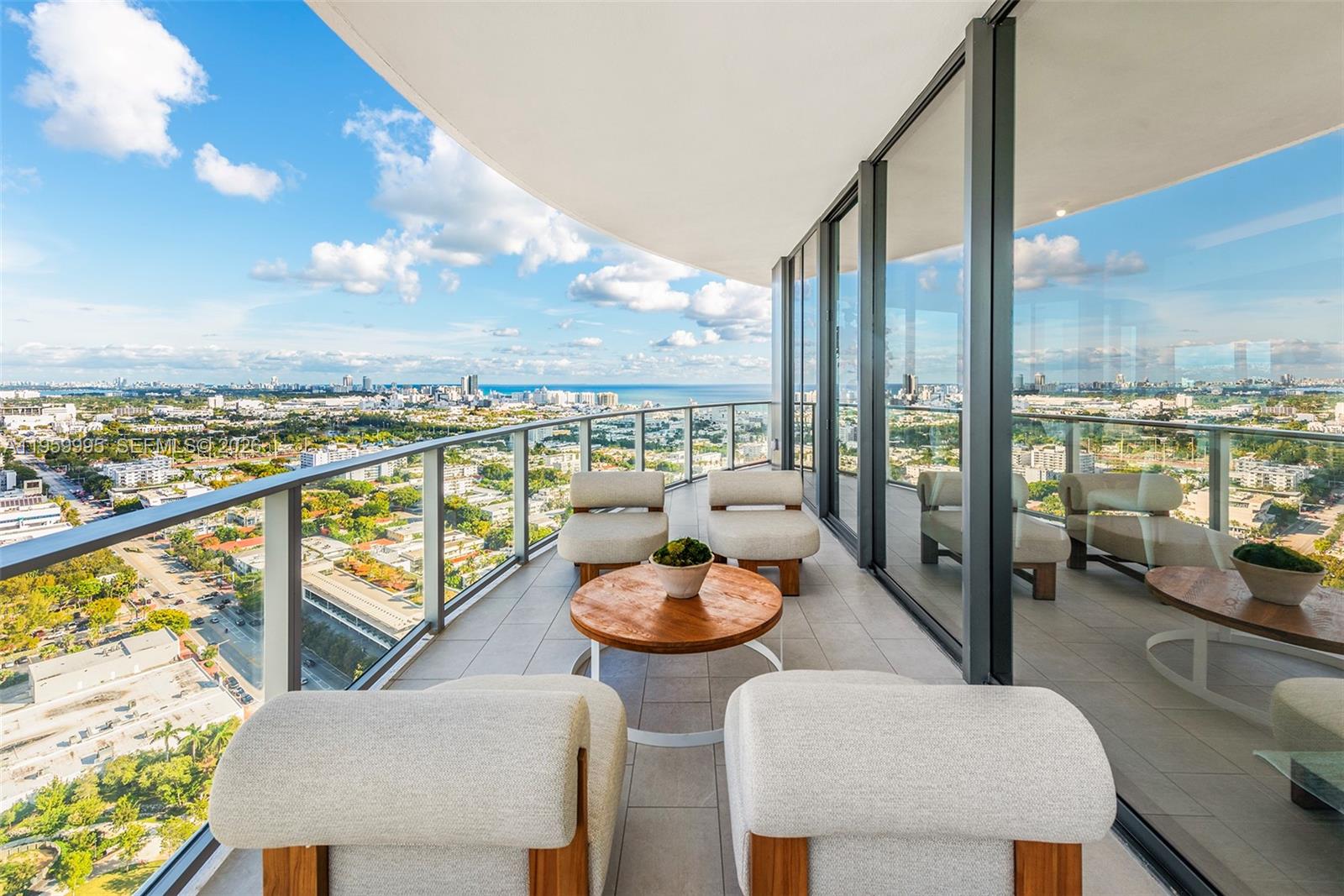 FIVE PARK - Residential