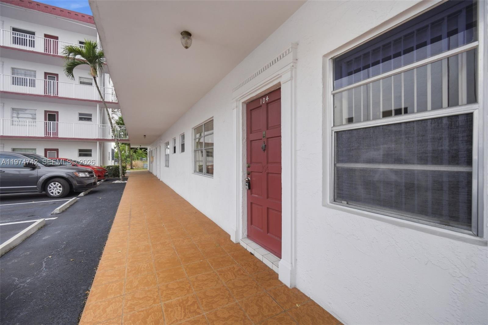 GARNET CONDO - Residential