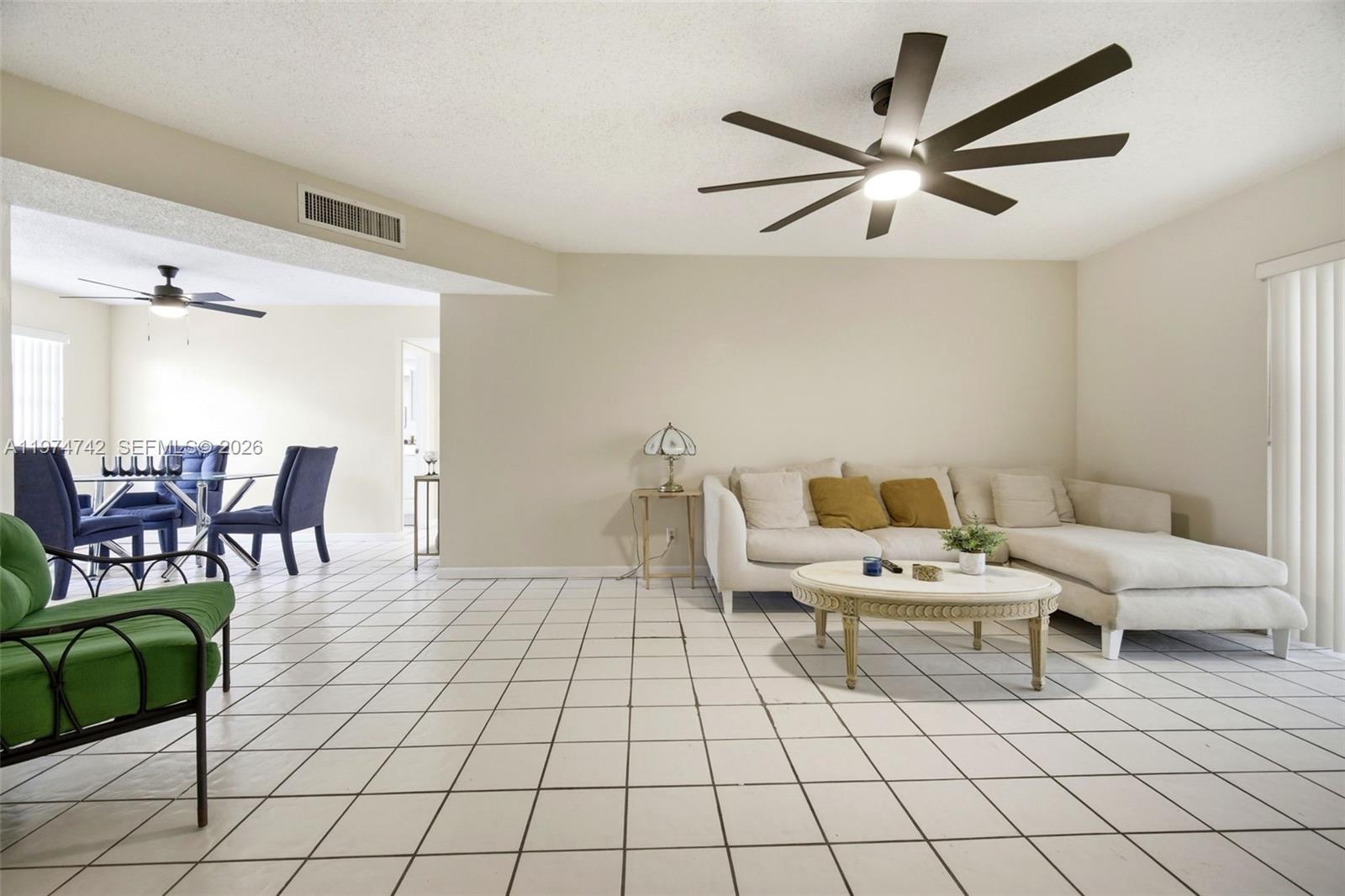 GARNET CONDO - Residential