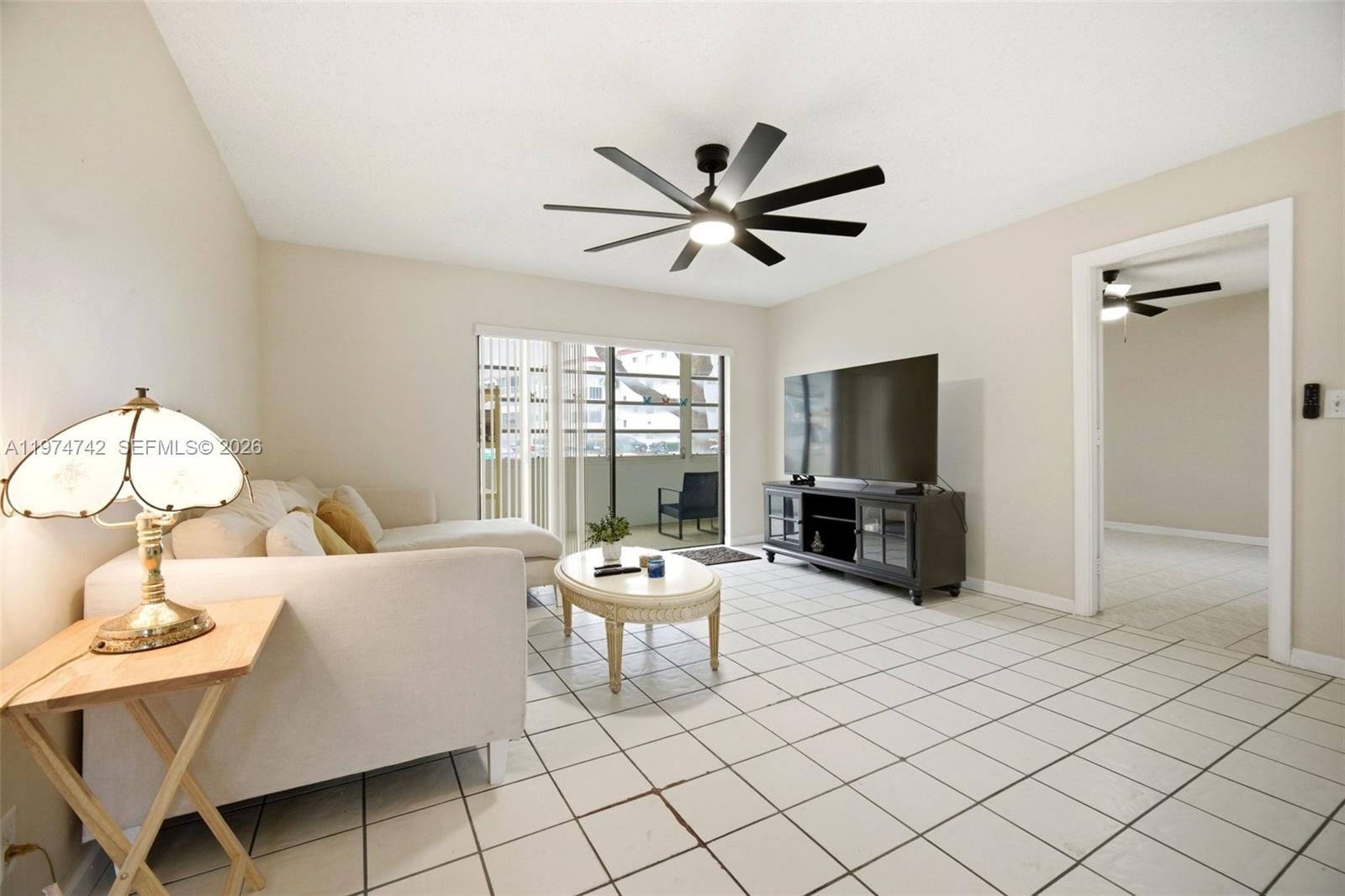 GARNET CONDO - Residential