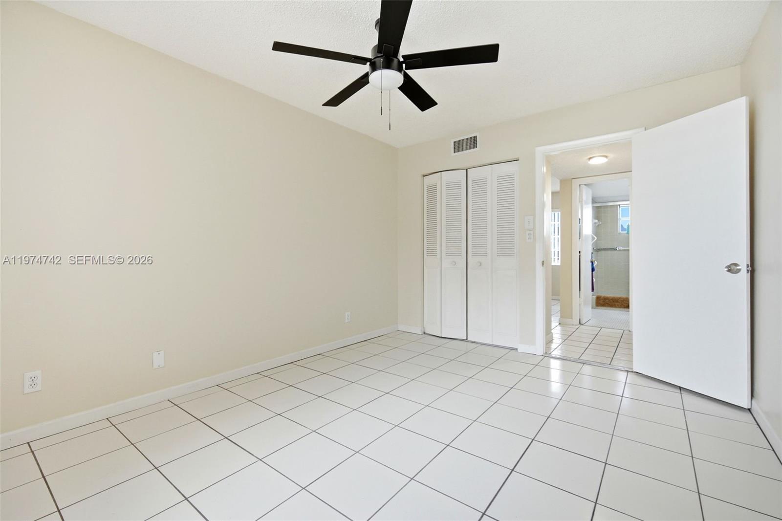 GARNET CONDO - Residential