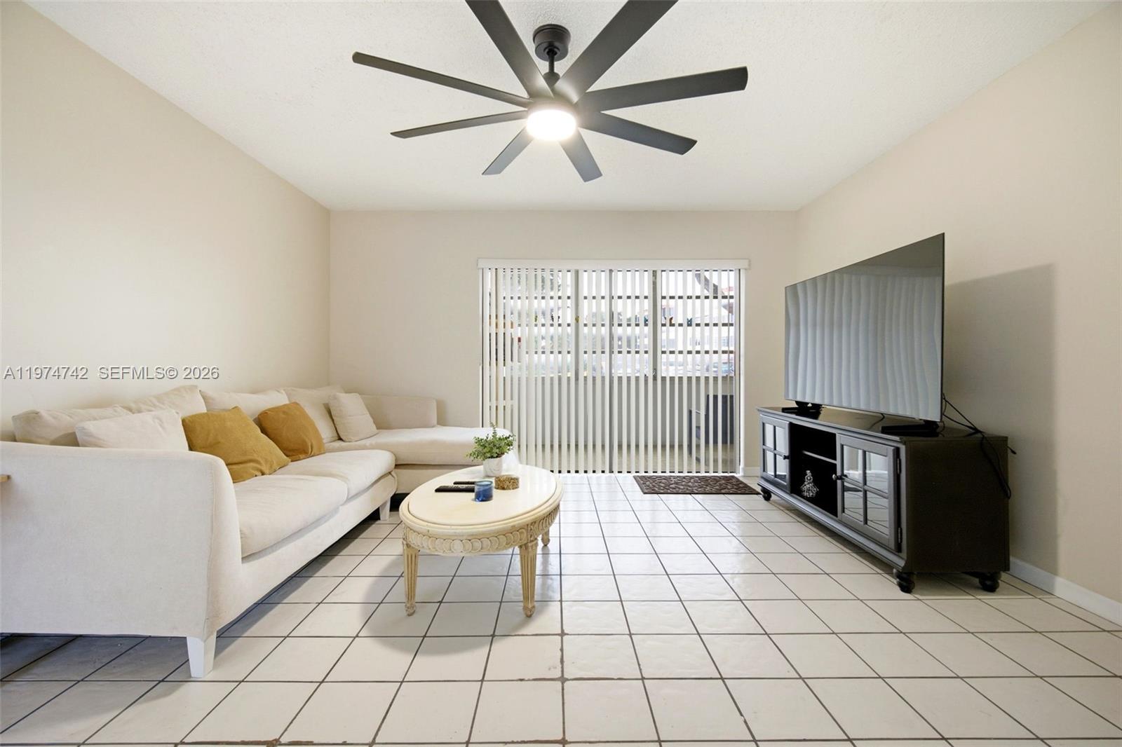 GARNET CONDO - Residential