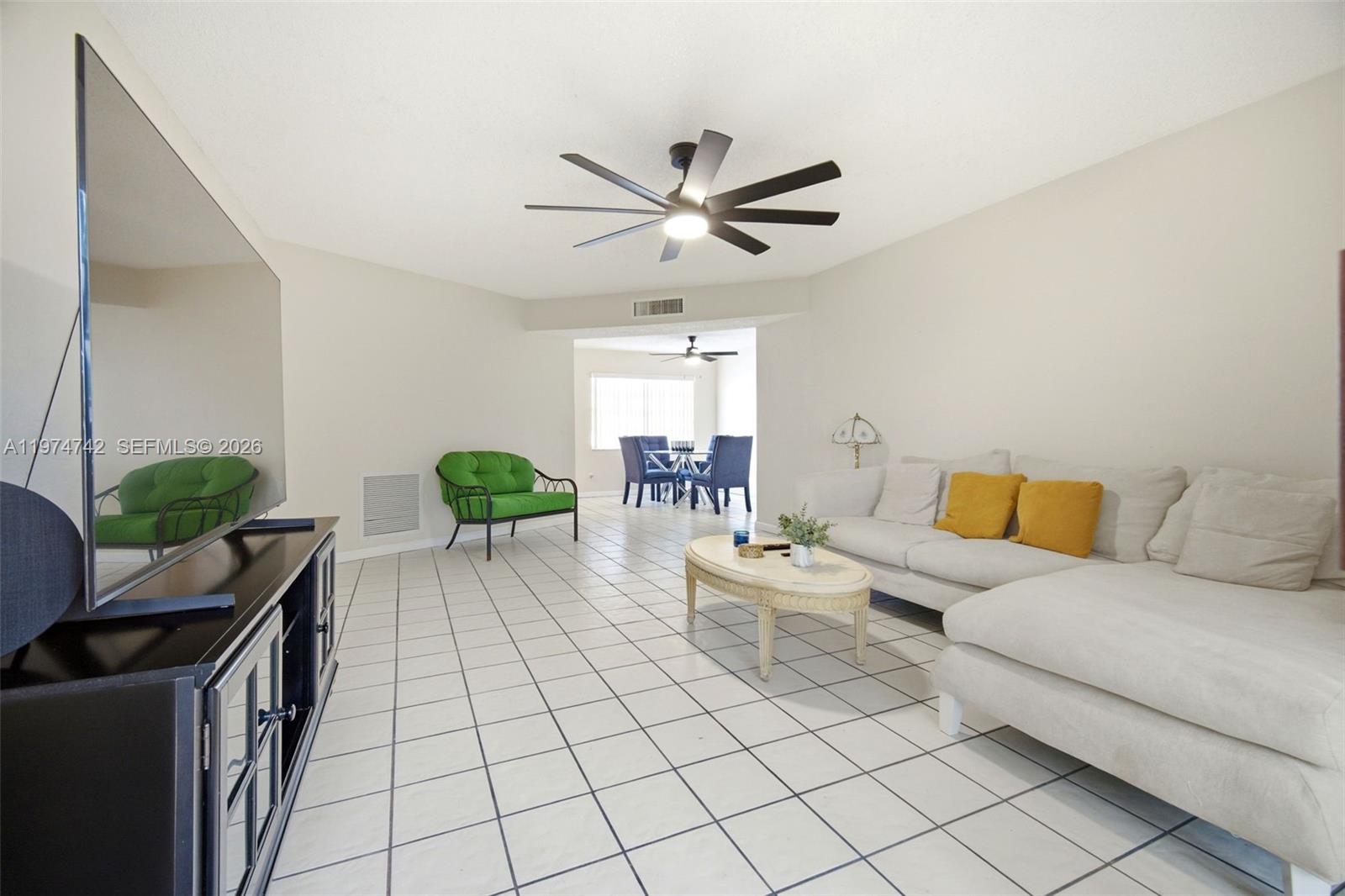 GARNET CONDO - Residential