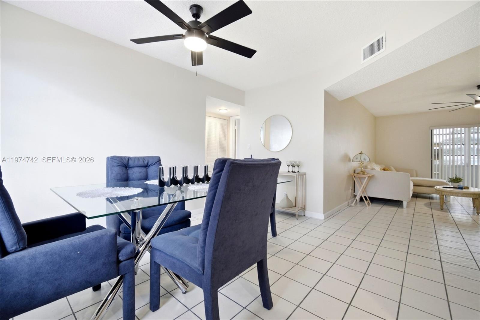 GARNET CONDO - Residential