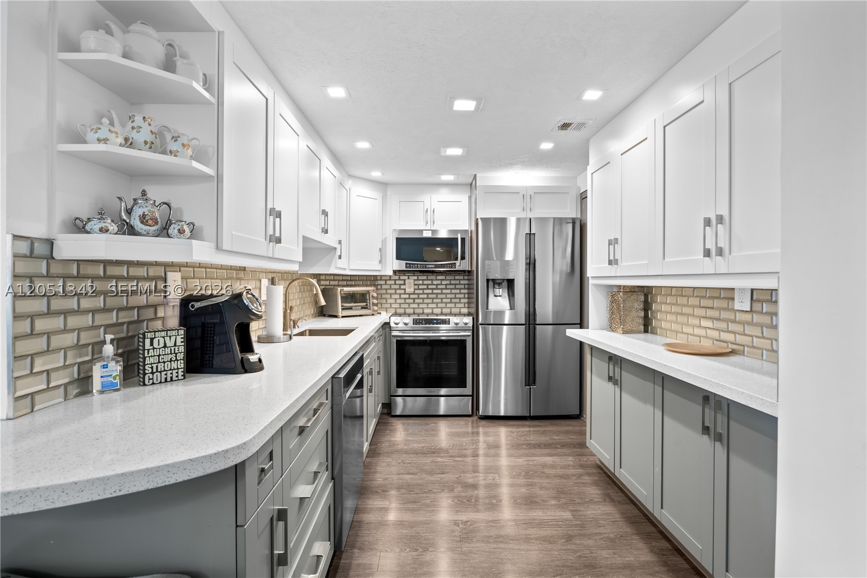 ARLEN HOUSE CONDO - Residential