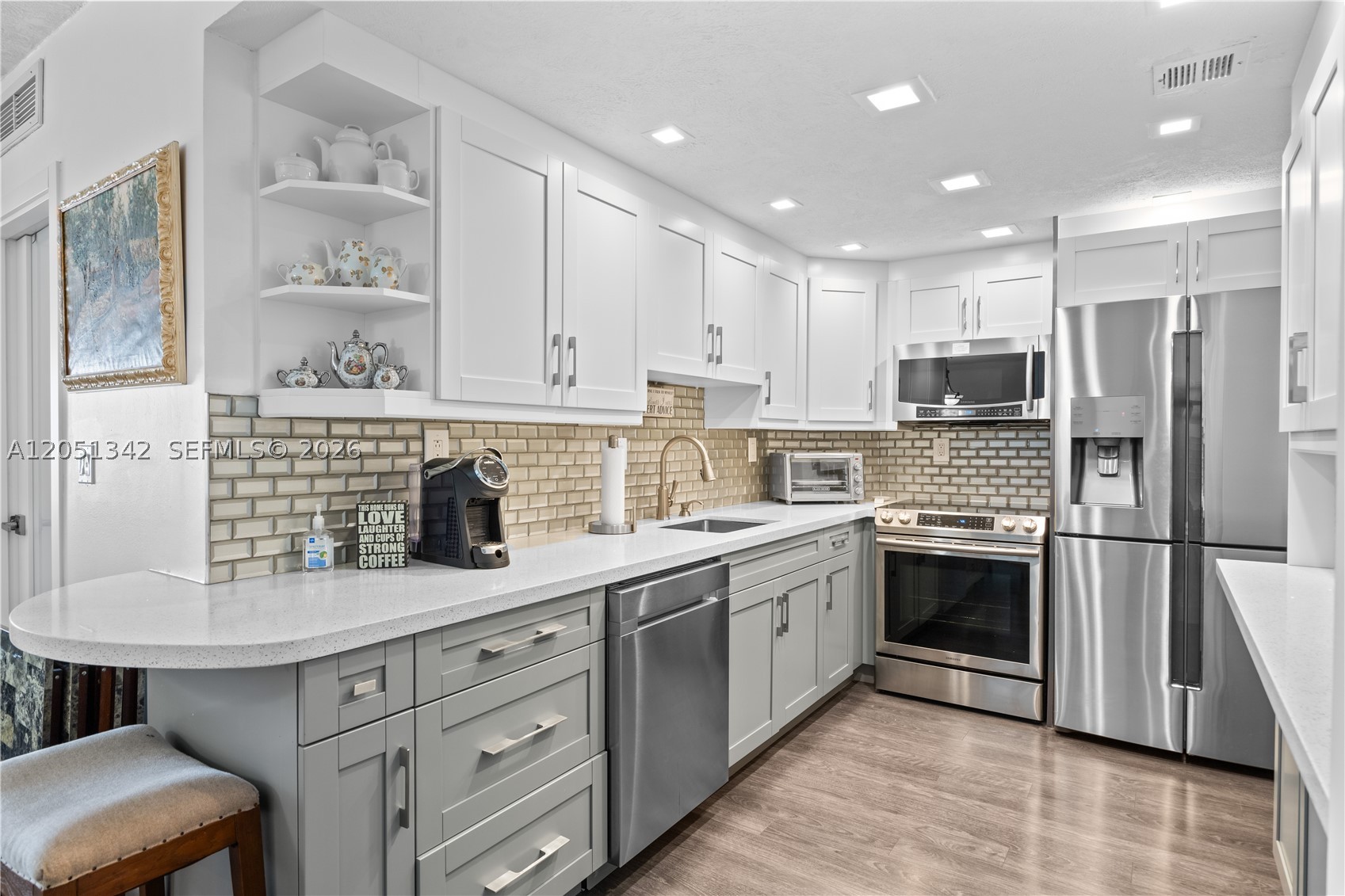 ARLEN HOUSE CONDO - Residential