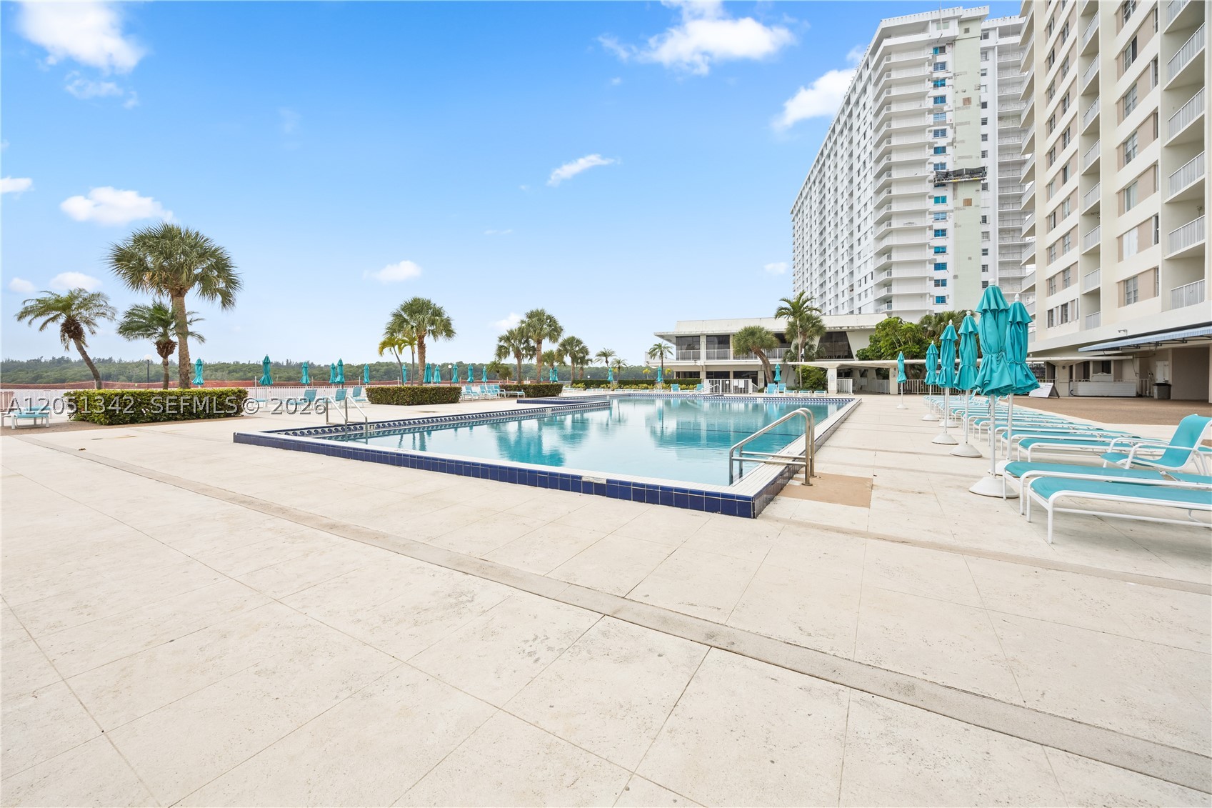 ARLEN HOUSE CONDO - Residential