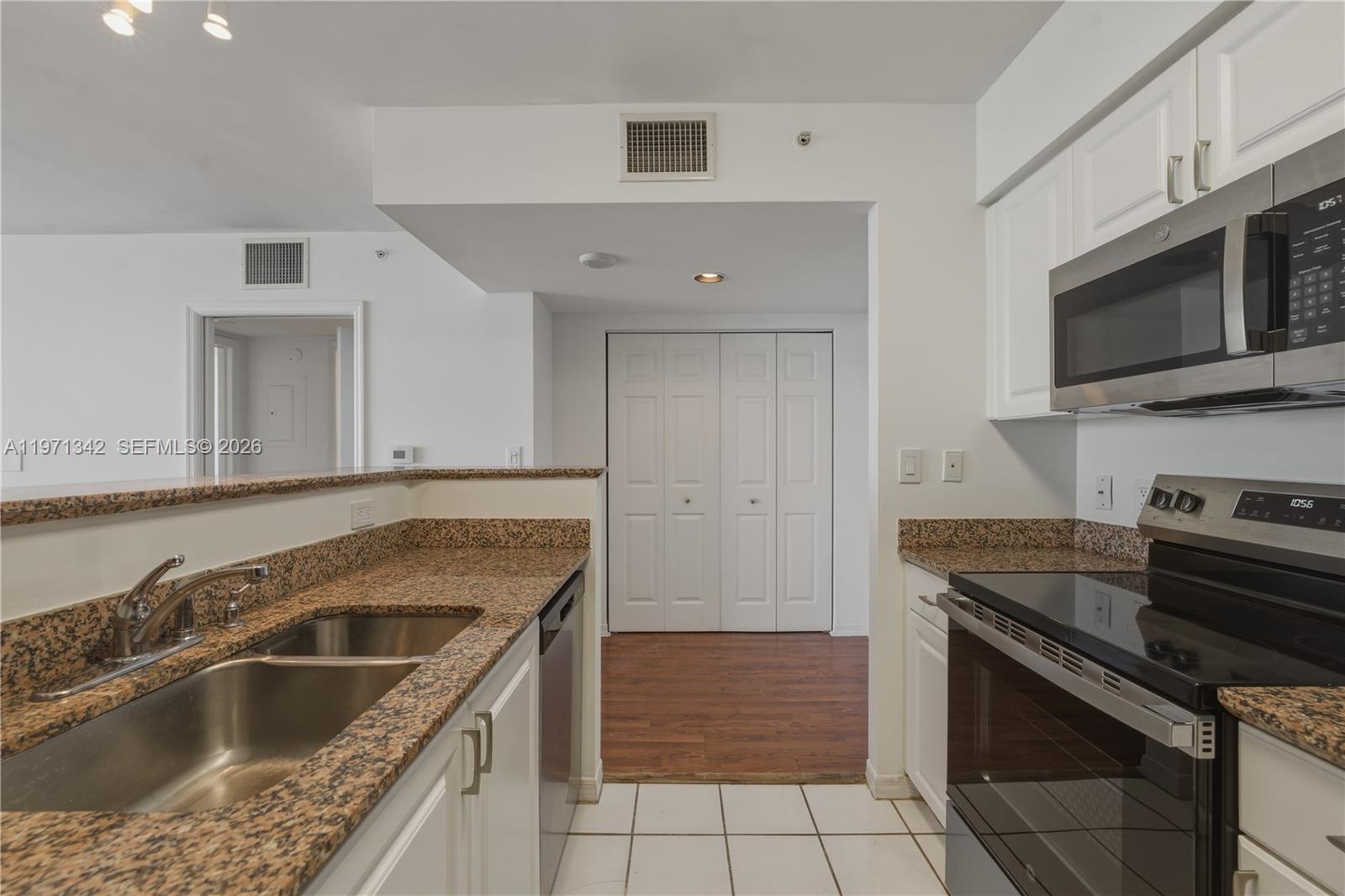 THE MARK ON BRICKELL COND - Residential