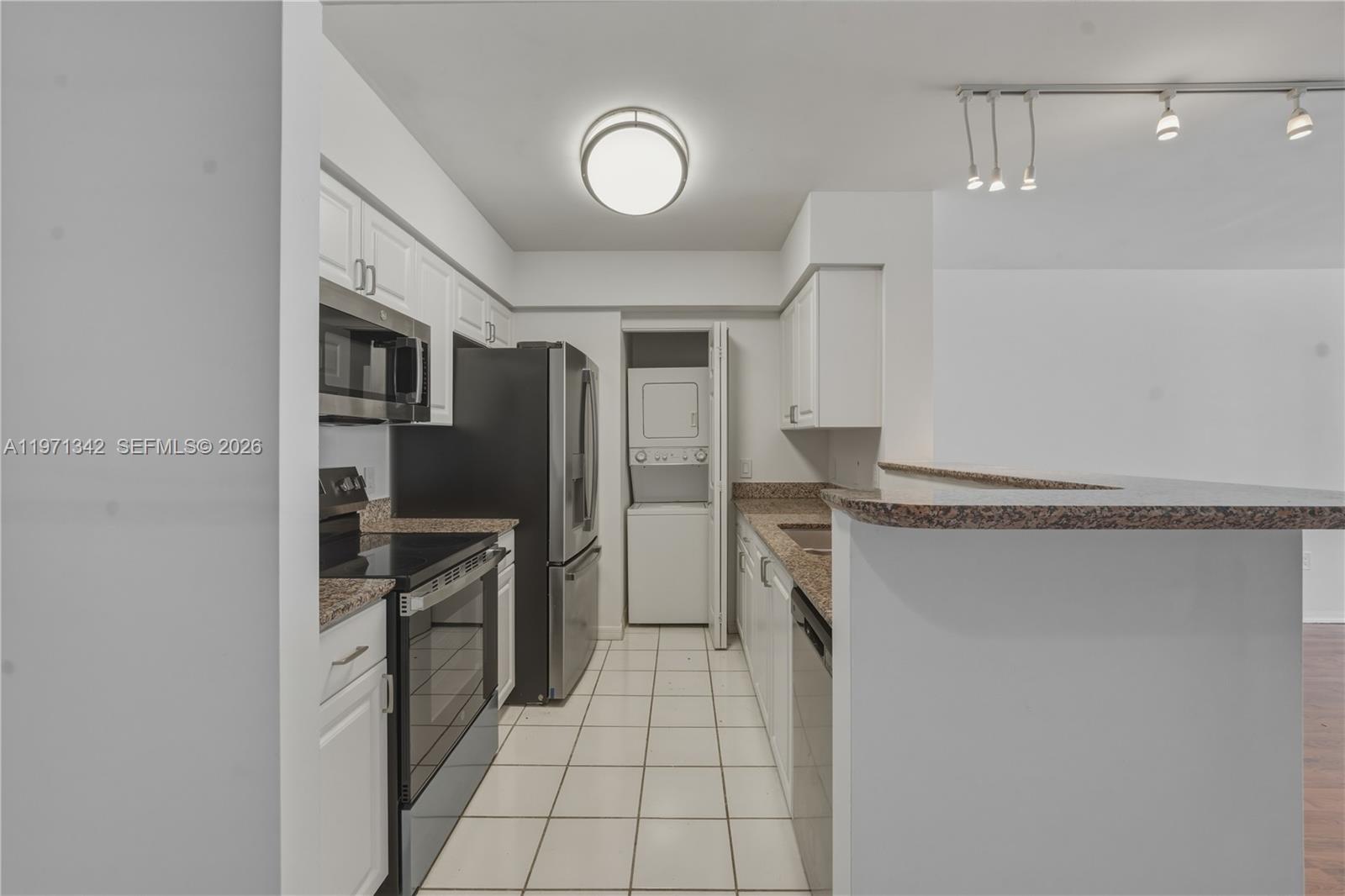 THE MARK ON BRICKELL COND - Residential