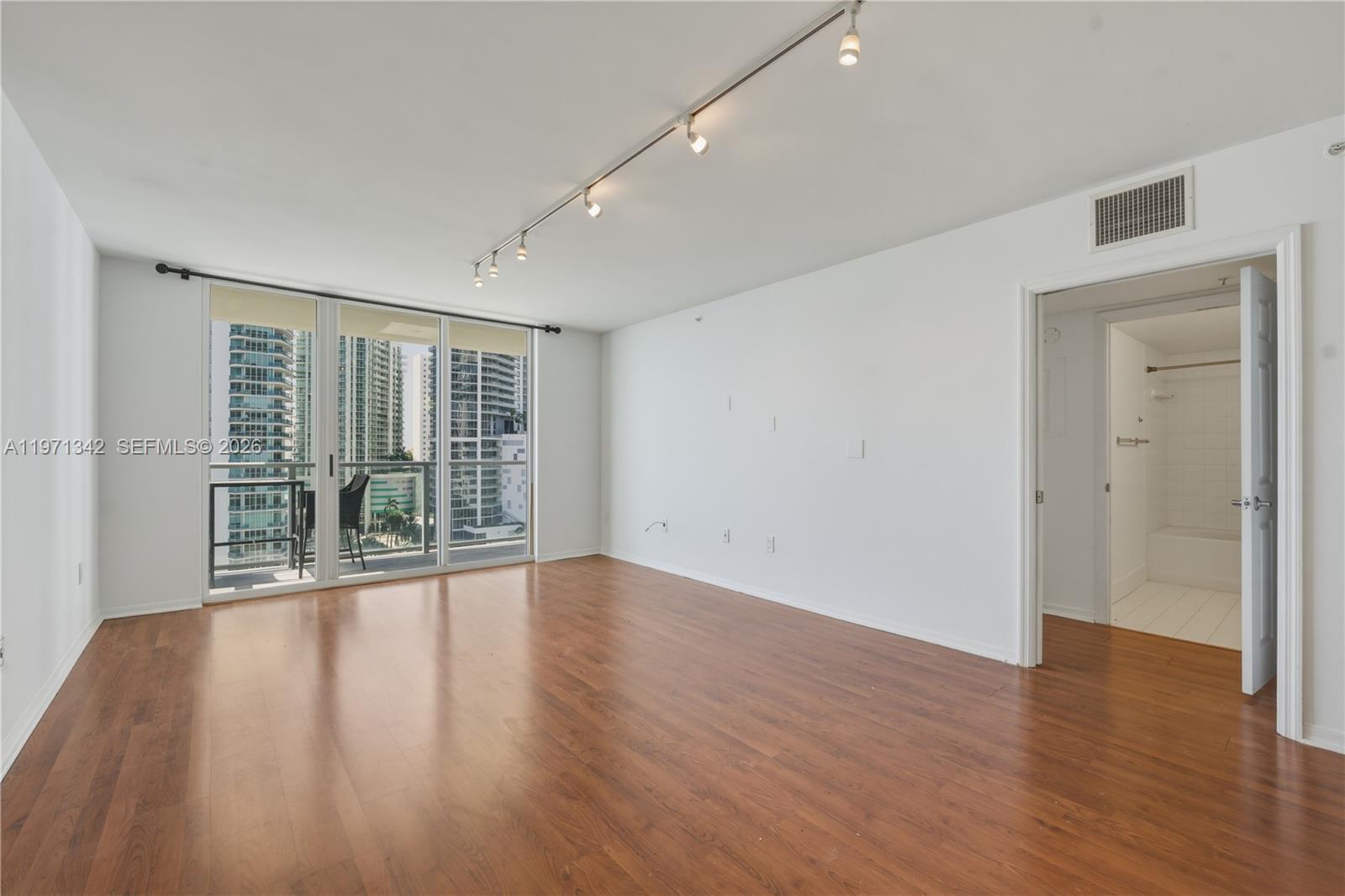 THE MARK ON BRICKELL COND - Residential