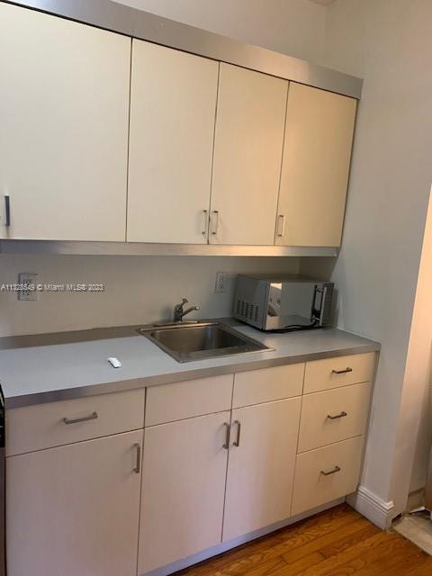 MERIDIAN DECO CONDO - Residential