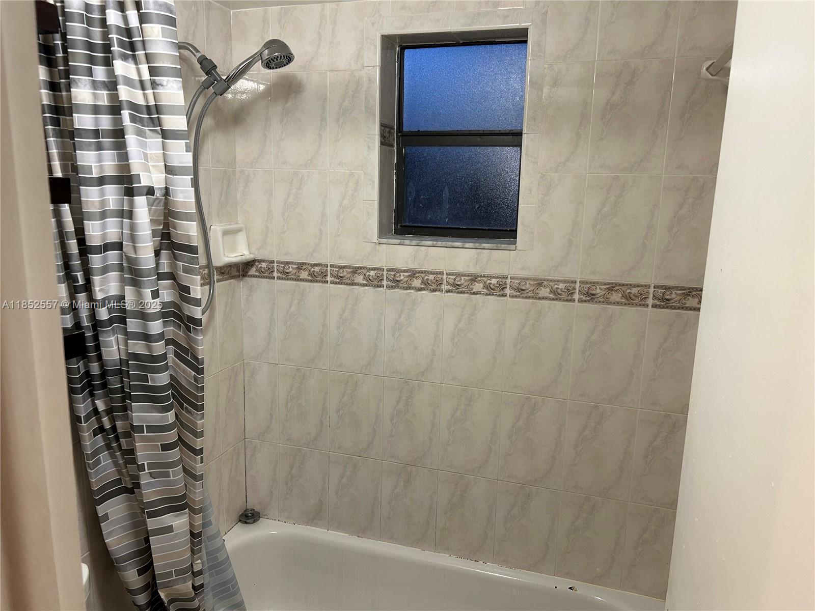 PLANTATION CLUB B CONDO - Residential