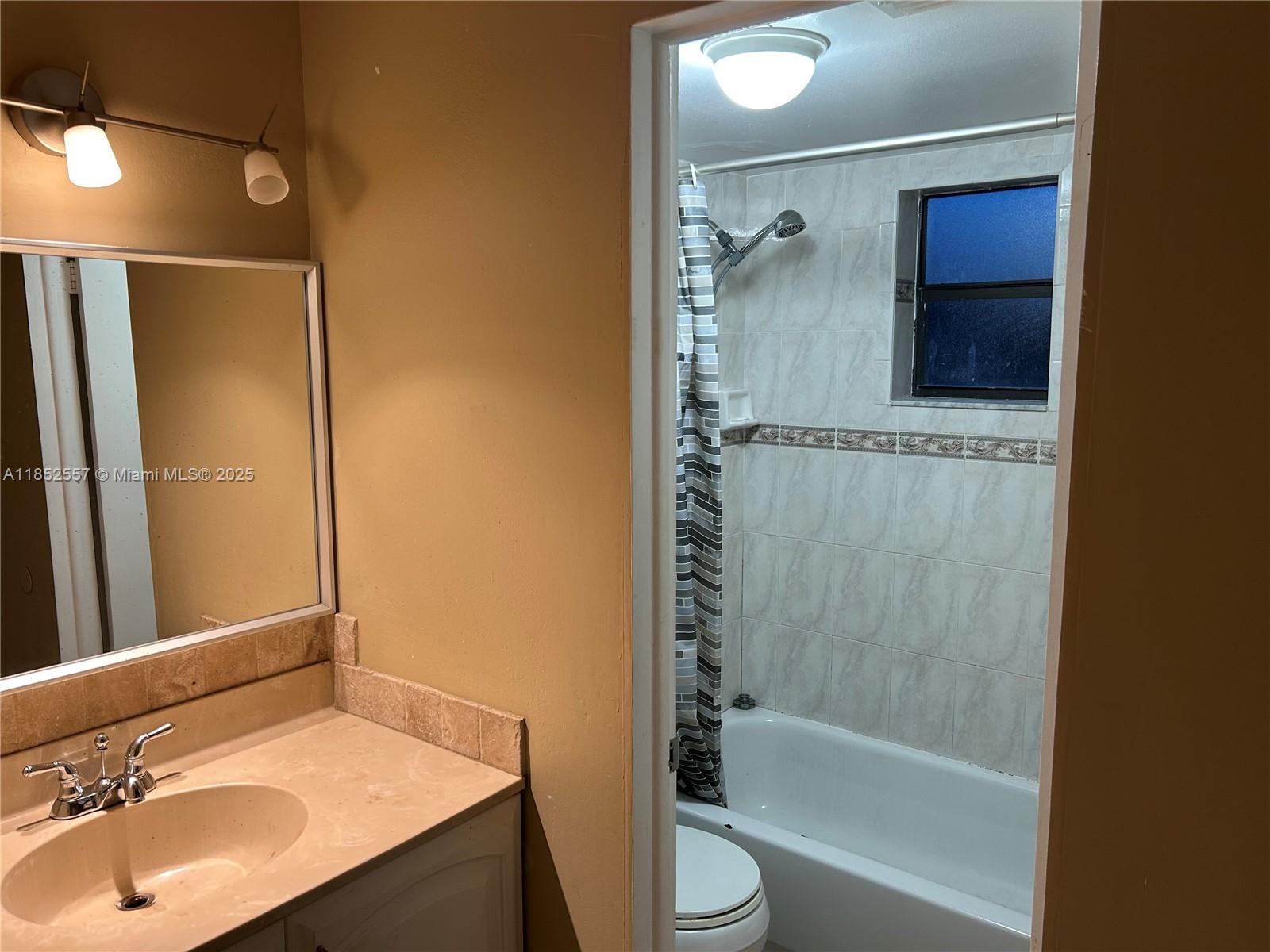 PLANTATION CLUB B CONDO - Residential