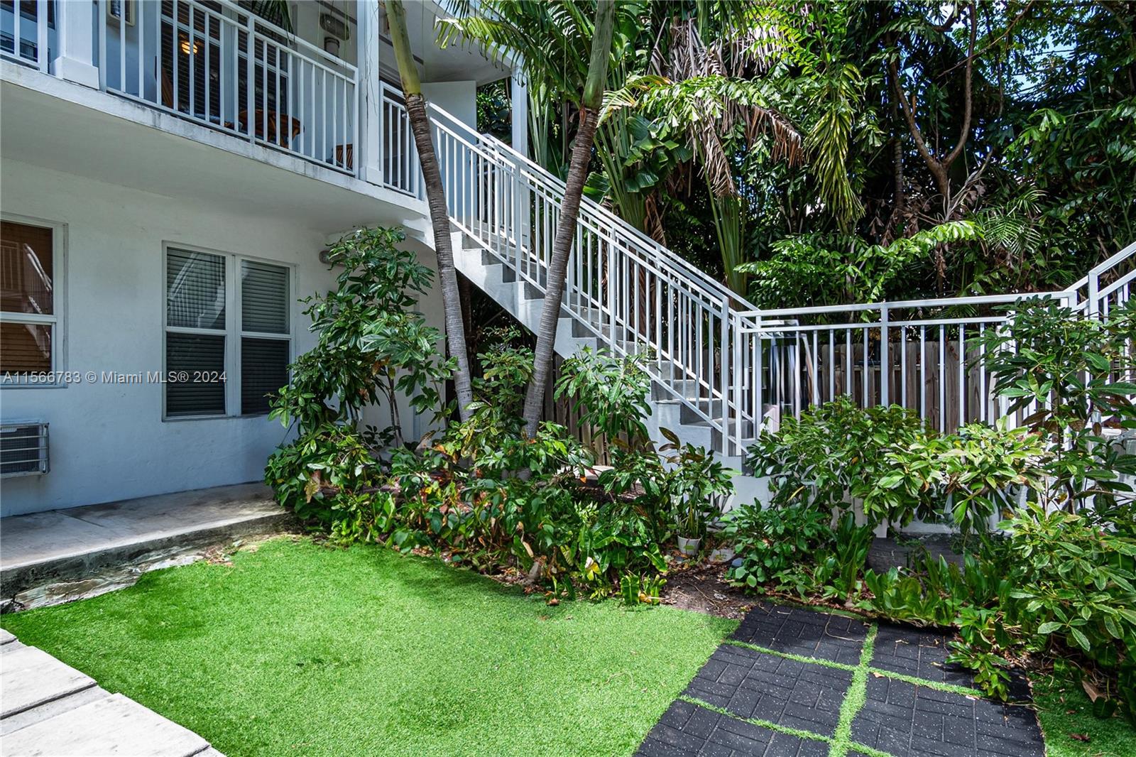 1419 WEST CONDO - Residential Lease