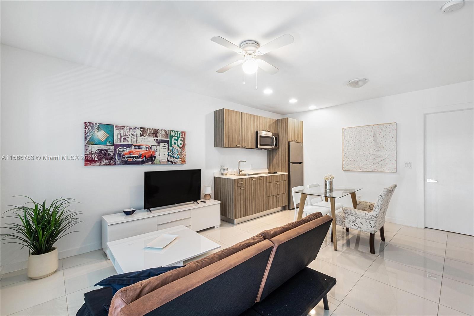 1419 WEST CONDO - Residential Lease