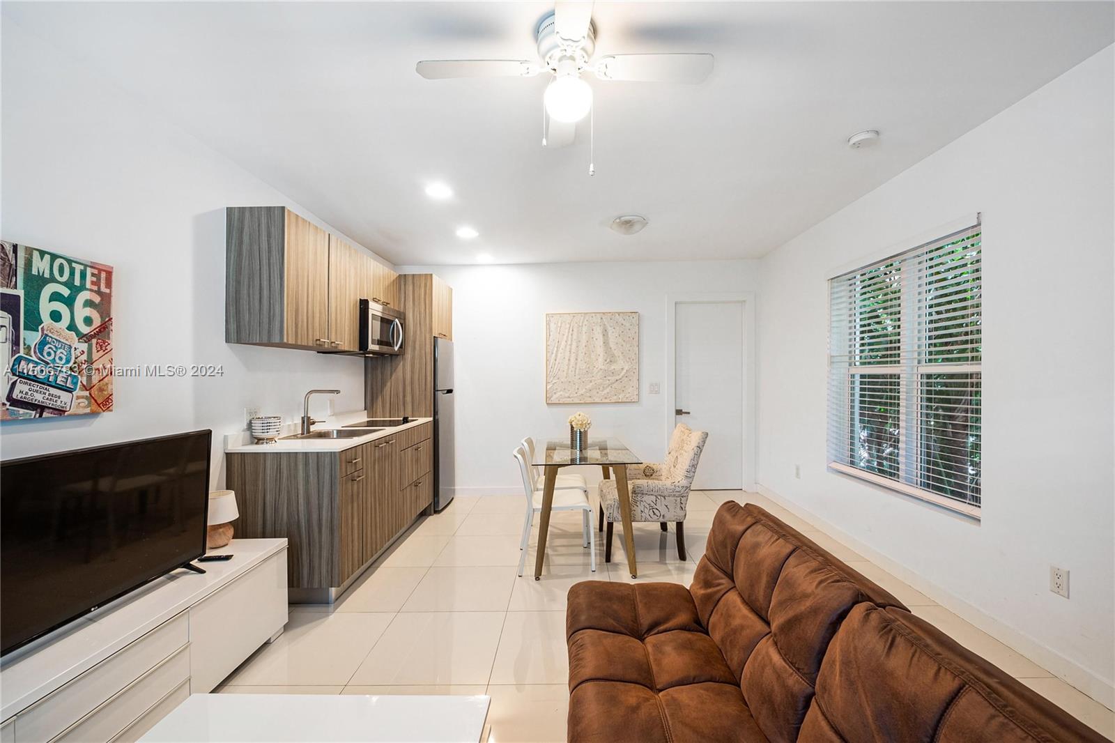 1419 WEST CONDO - Residential Lease