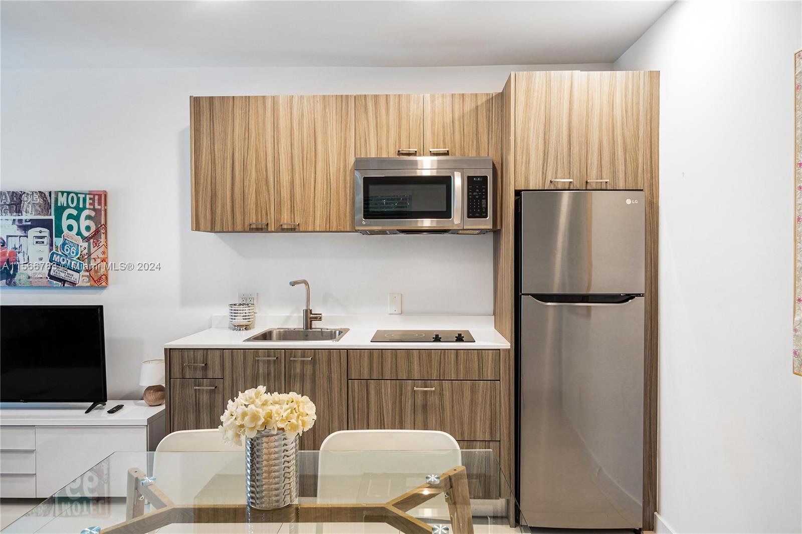 1419 WEST CONDO - Residential Lease