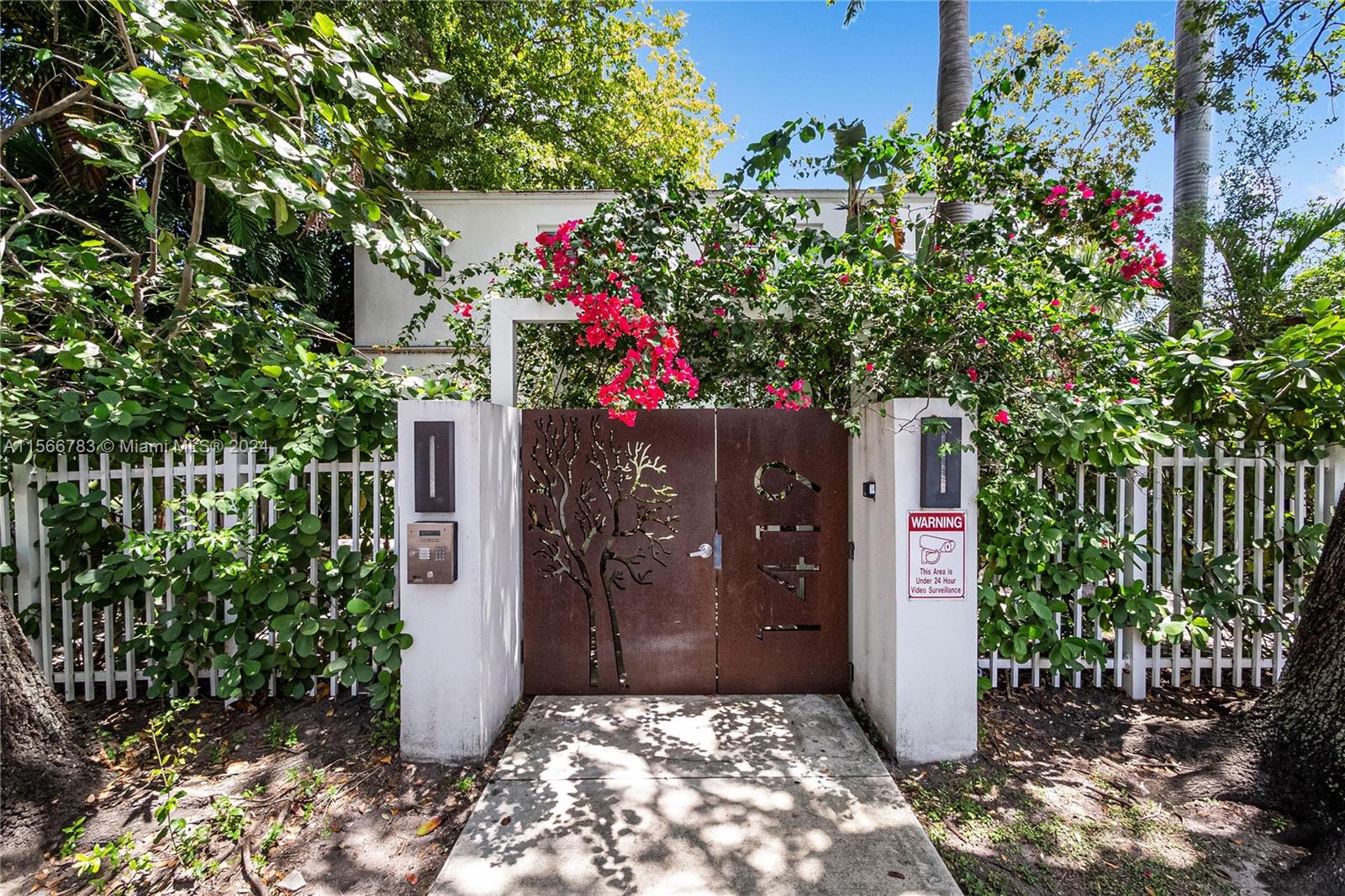 1419 WEST CONDO - Residential Lease