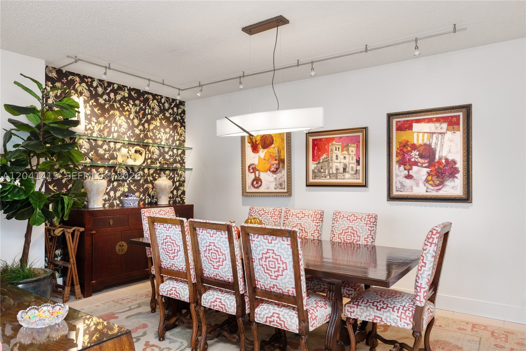 VILLA REGINA CONDO - Residential